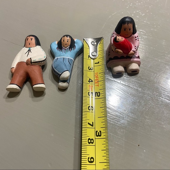 Vtg Lot of 3 Native American Pueblo Southwest Mini People Figurines - Picture 7 of 7